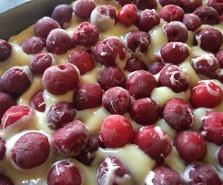 Oma Annemies bester Kirsch-Streusel-Kuchen mit Pudding