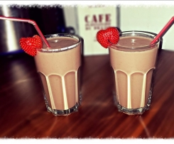 Schoko-Erdbeer-Bananen Smoothie