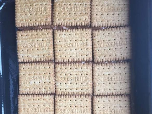 Keks Schnitten mit Nougat-Mandel-Creme