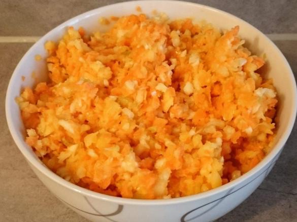 Möhren-Sellerie-Rohkost