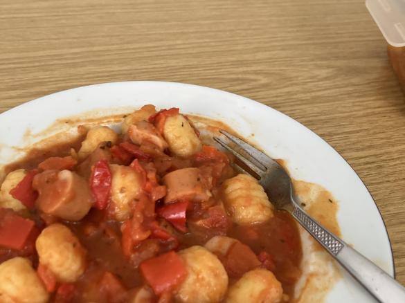 One POT - Paprika Gnocci Topf mit Würstchen (VEGETARISCH oder FLEISCH)