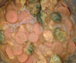 Gemüsetopf mit Mettwürstchen