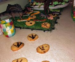 Kekse mit Dino-Abdruck
