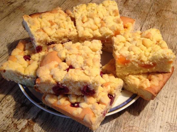 Streuselkuchen mit Obst - saftig und lecker