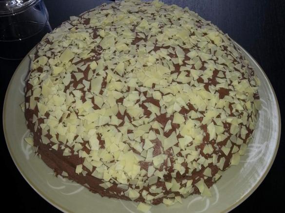 Schoko-Haselnuss-Torte mit Kirsch-Topping