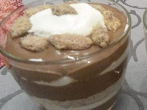 Toblerone-Pudding mit gebrannten Mandeln