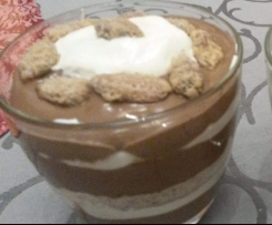 Toblerone-Pudding mit gebrannten Mandeln