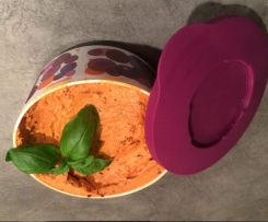 Tomatenbutter mit Parmesan