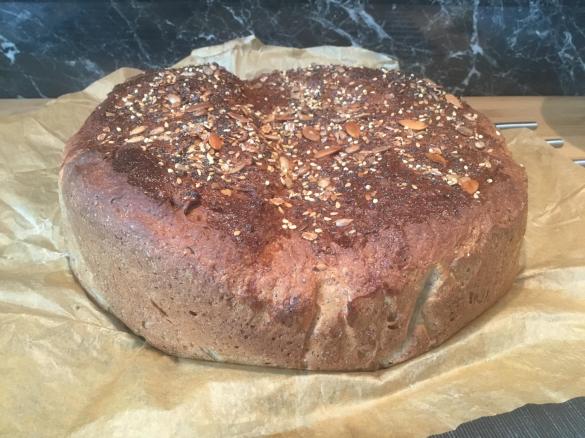 Ute's 4-  Körnerbrot mit Haselnüssen ( eigenes Rezept )