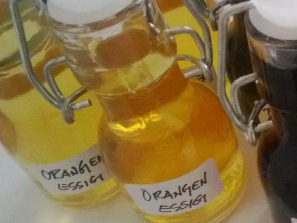 Orangen - Essig mit Kumquats und Rosmarin