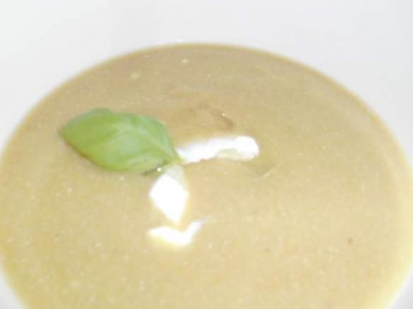 Brokkoli-Zitronen-Cremesuppe