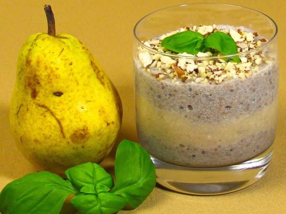 Vegan,Rohkost, Gesundes Frühstück Birnenmus mit Chiasamen-Pudding 