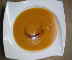 Kürbis-Mango-Zimt-Suppe