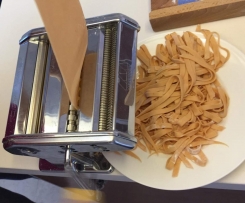 roter Nudelteig, frisch