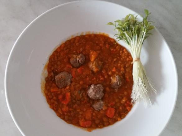 Kürbis Linsen Eintopf mit Hackbällchen
