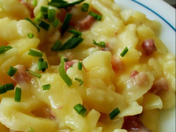 Kartoffelsalat mit Speck und Zwiebeln 