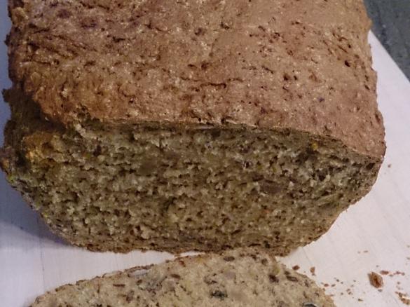 Karotten Kürbiskernbrot im Zauberkasten