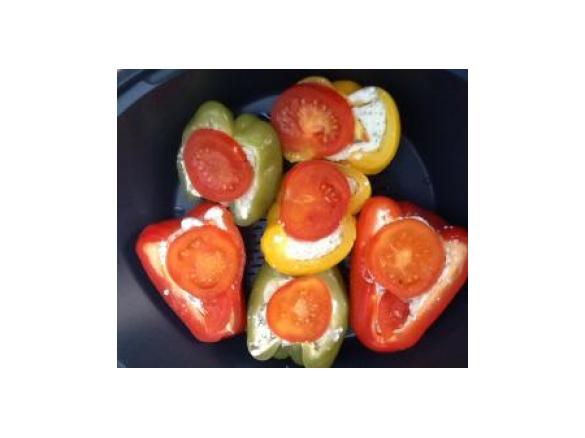 Gefüllte Paprikaschoten mit Schafskäse