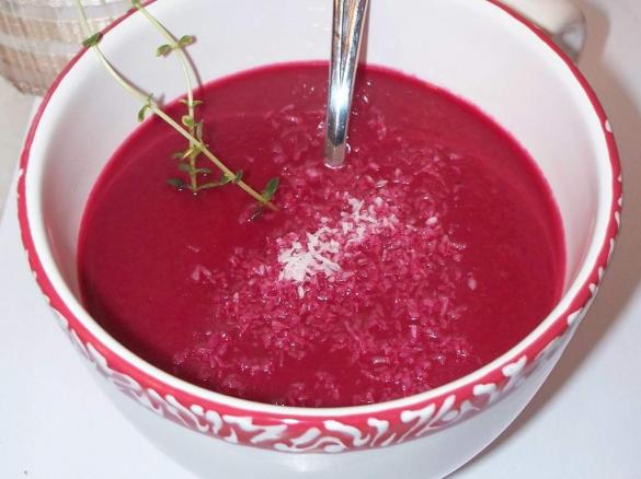 Rote-Bete-Süppchen mit Kokos und Ingwer