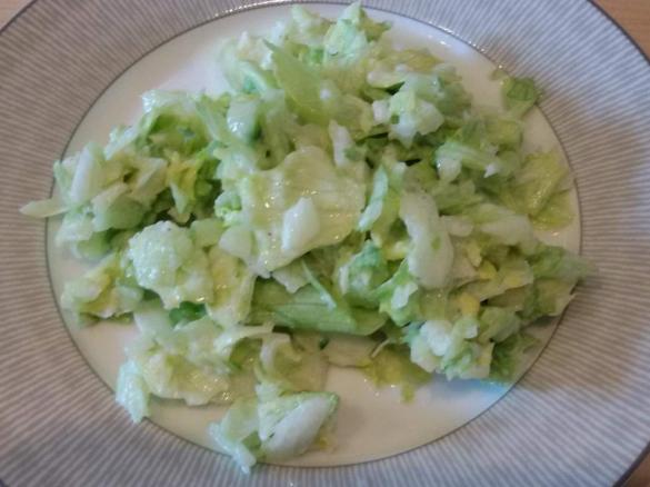 Eisbergsalat mit Gurke