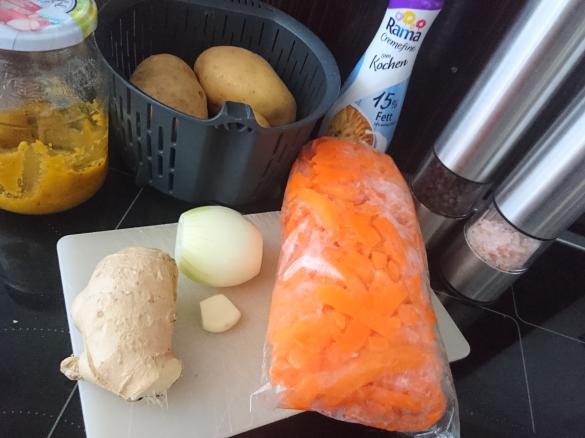 Kürbis Kartoffelcreme Suppe mit Ingwer Boost