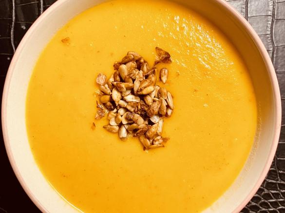 Kürbis-Curry-Suppe mit Bums