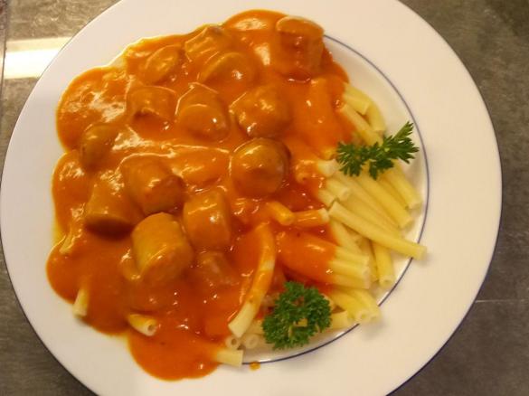 Curry-Bratwurst-Gulasch ala Patty