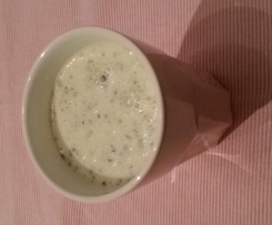 Bananen-Chia-Smoothie mit Milch