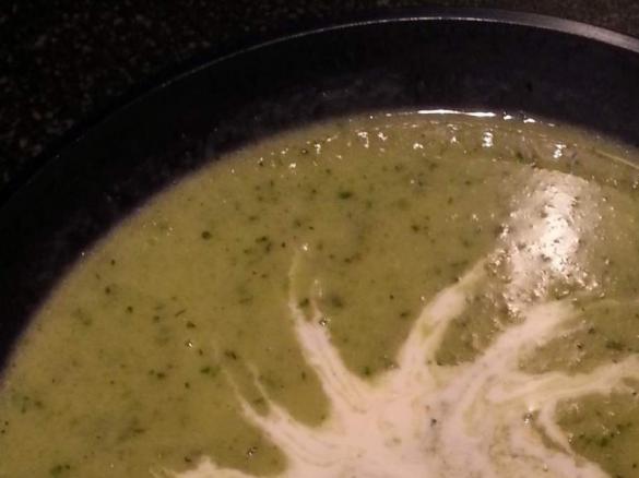 Leckere Zucchinisuppe