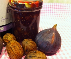 Feigenmarmelade mit Rotwein und Walnüssen