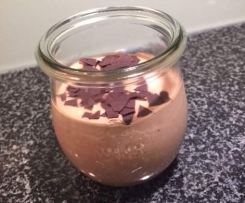 Mega fluffiges und schnelles Schokomousse ohne Ei 