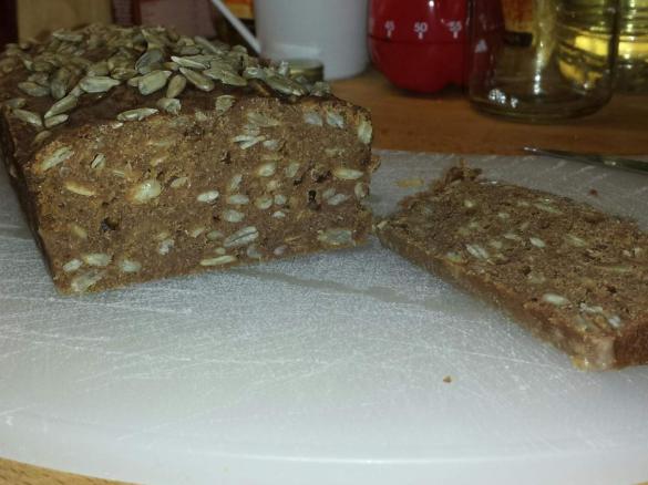 Tina´s Varoma Schwattbrot mit Sonnenblumenkernen