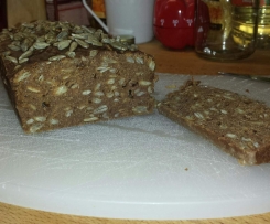 Tina´s Varoma Schwattbrot mit Sonnenblumenkernen