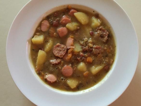 XL Linseneintopf, XL Linsensuppe, hausmacher Art mit Wienerwürstchen + Mettenden