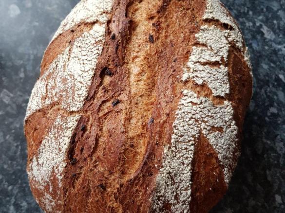 Dinkel-Zwiebelchen mit Chiasamen