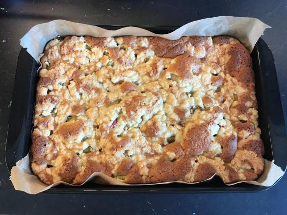 Rhabarberkuchen mit Zimtstreusel