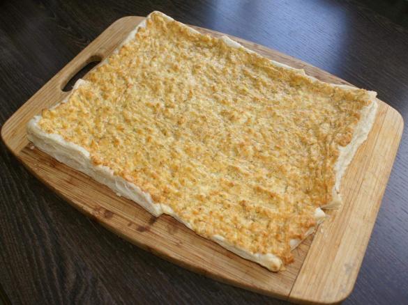 Lachs-Blätterteig-Kuchen; Schweden-"Pizza"