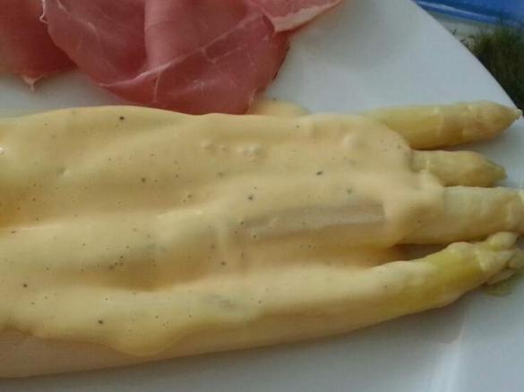 Sauce Hollandaise für Spargel