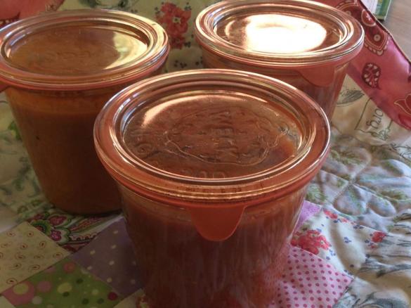 Tomatensoße im Glas