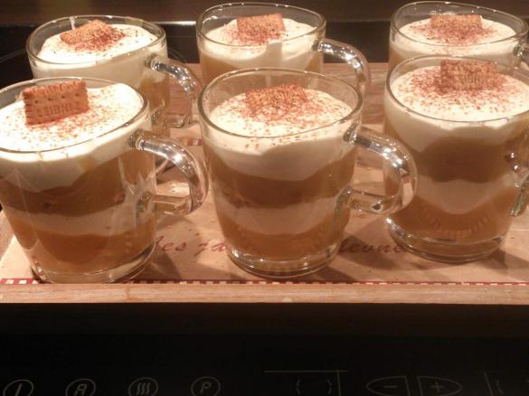 Apfel-Schicht-Dessert