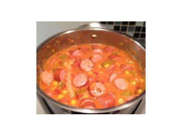 Würstchengulasch mit Mais -all in-Rezept-