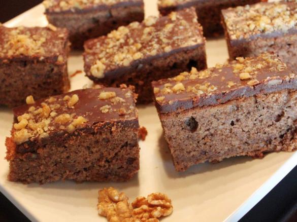 Zucchini-Walnuss-Kuchen