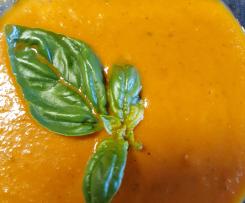 Tomatensuppe mit Orangensaft