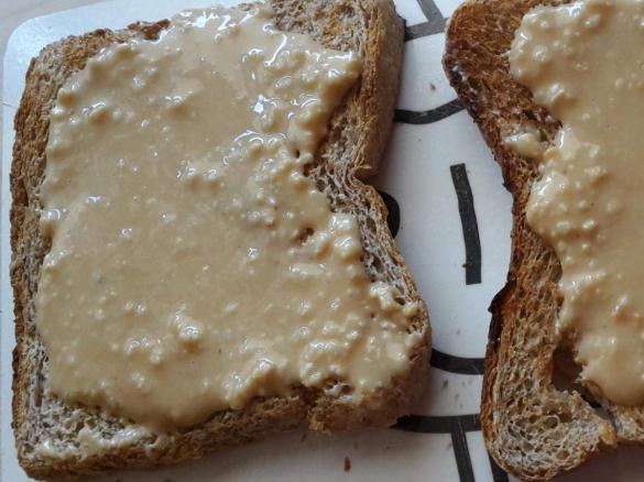 Erdnussbutter mit nur 2 Zutaten 