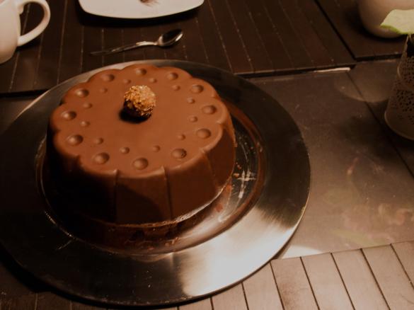 Marmorkuchen mit glatter Schokoglasur