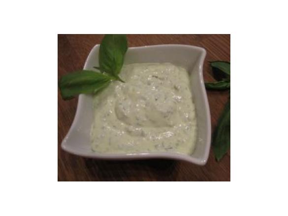 Basilikum-Dip, lecker zur Grillparty