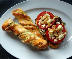 gratinierte Putenschnitzel griechische Art mit Schafskäse-Knusperstangen