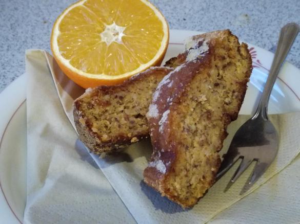 Saftiger Orangenkuchen mit Mandeln