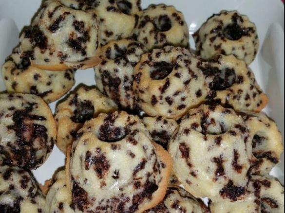 Mini Gugelhupf mit Schokostreusel