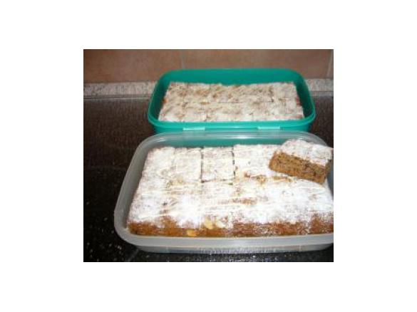 Nuss Schnitten mit kandierten Früchten